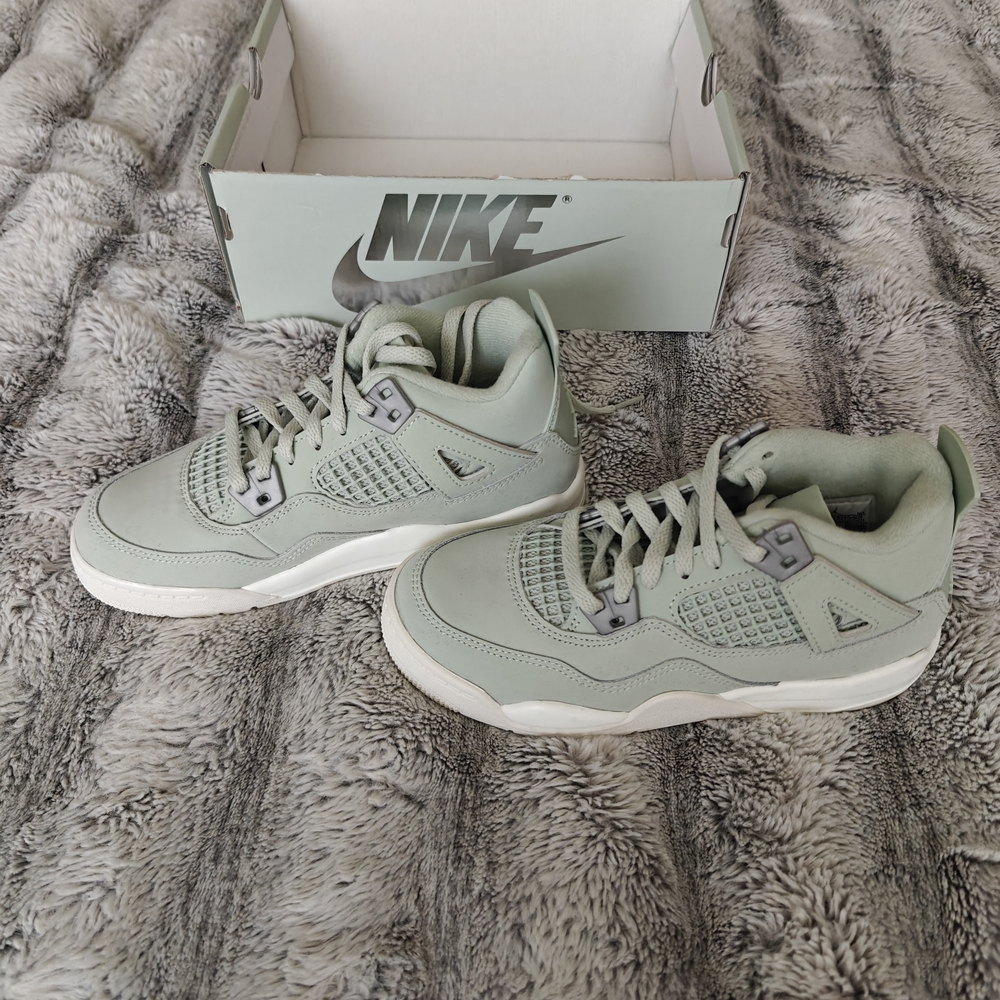 Jordan 4, Nike Green Sneakers PS